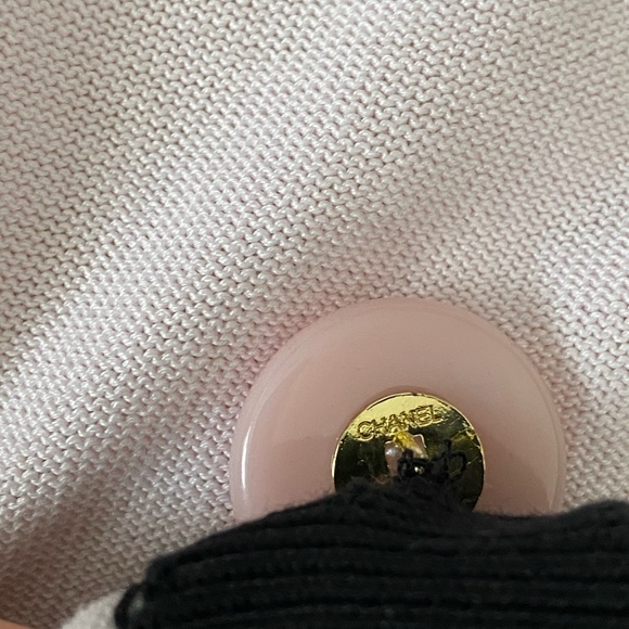 Authentic Chanel pink CC logo buttons cardigan sweater 40 - Picture 8 of 9